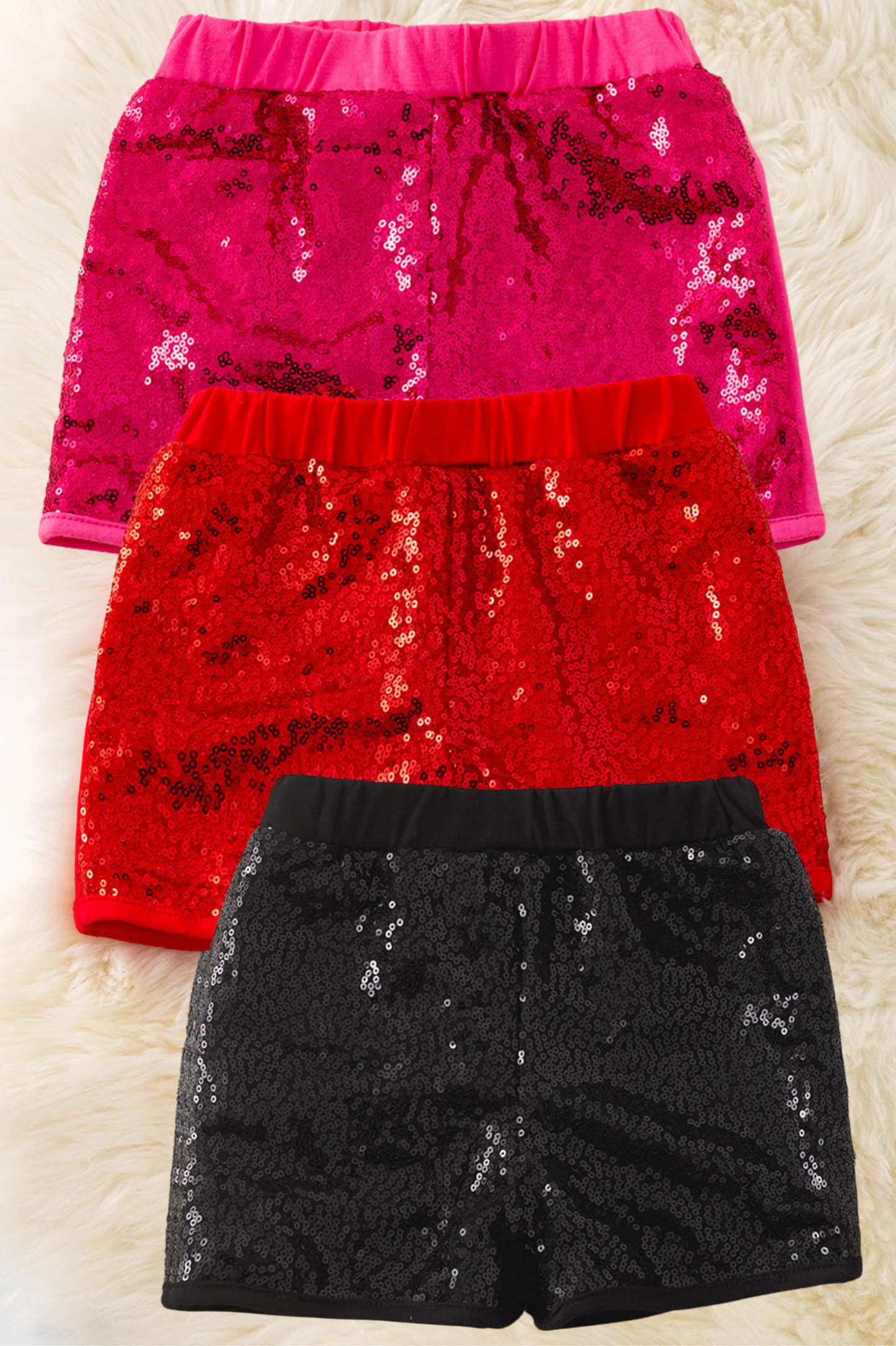 Girl front sequins shorts. Available in 3 colors.
