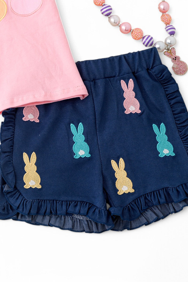 Hanging with my peeps! Applique pink top & cute shorts.