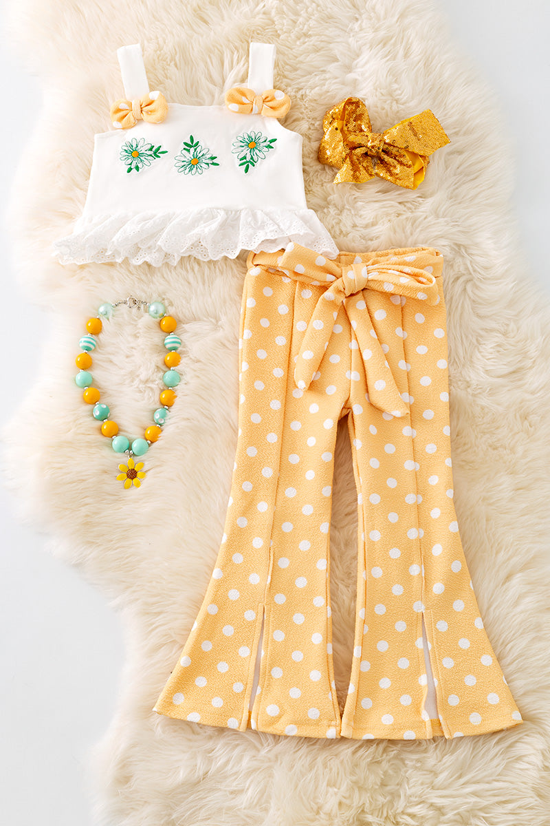 Daisy embroidered crop top & yellow pants w/polka dot. OFG50389