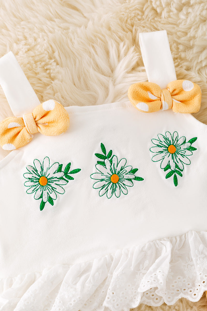 Daisy embroidered crop top & yellow pants w/polka dot. OFG50389