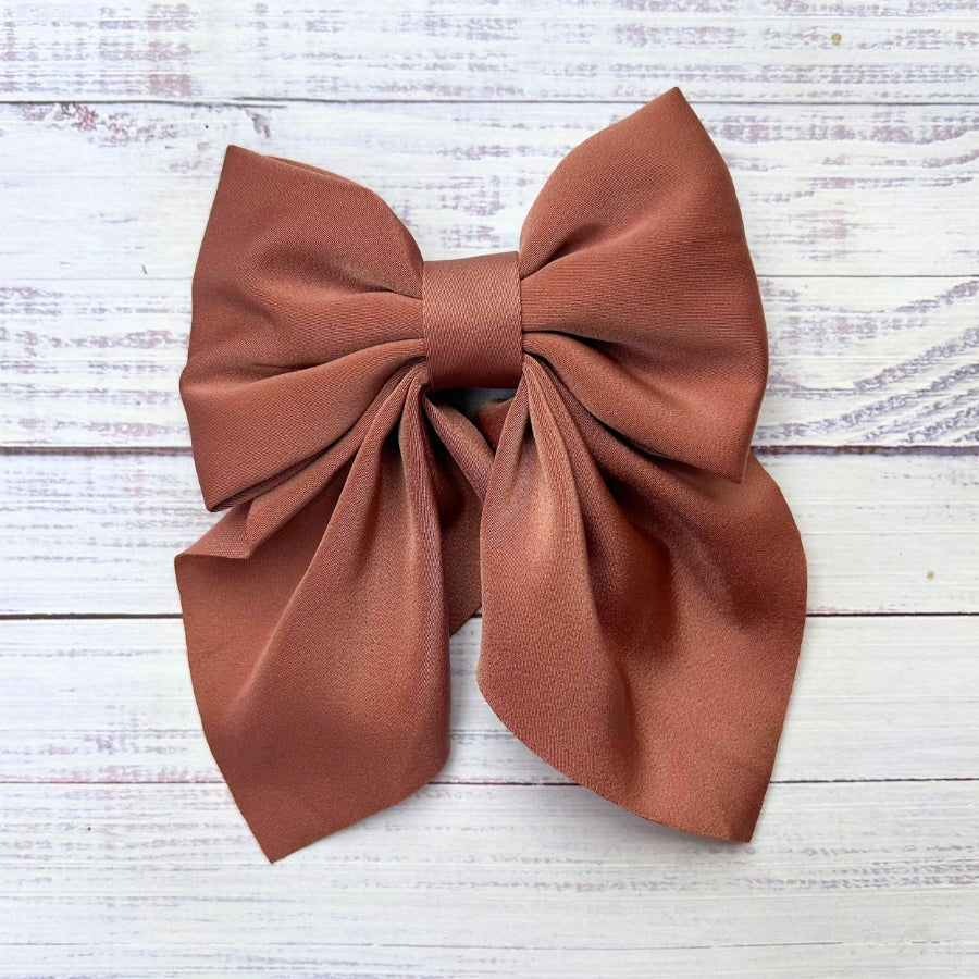 Super cute toddler bows with alligator clip.