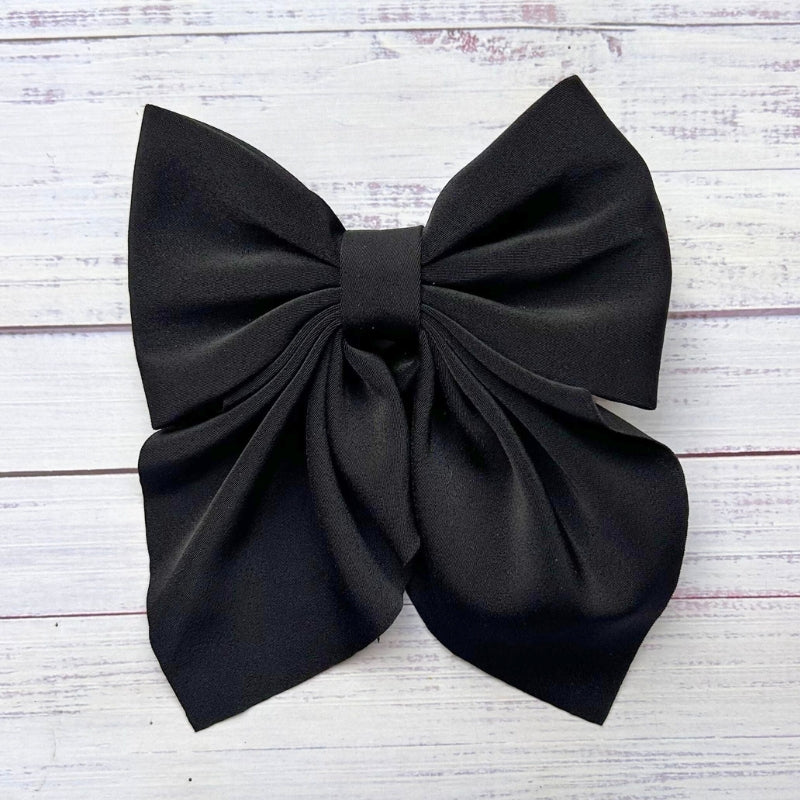 Super cute toddler bows with alligator clip.