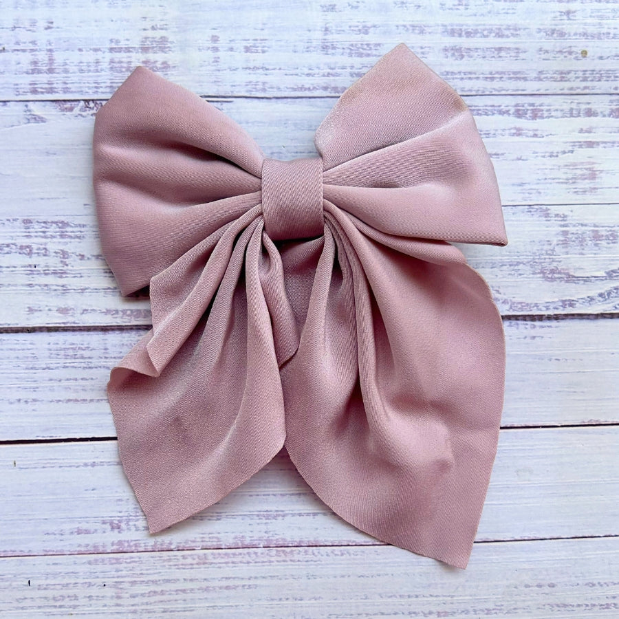 Super cute toddler bows with alligator clip.