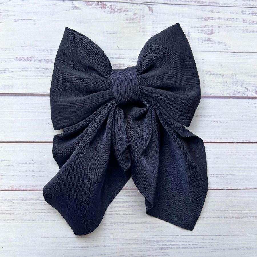 Super cute toddler bows with alligator clip.