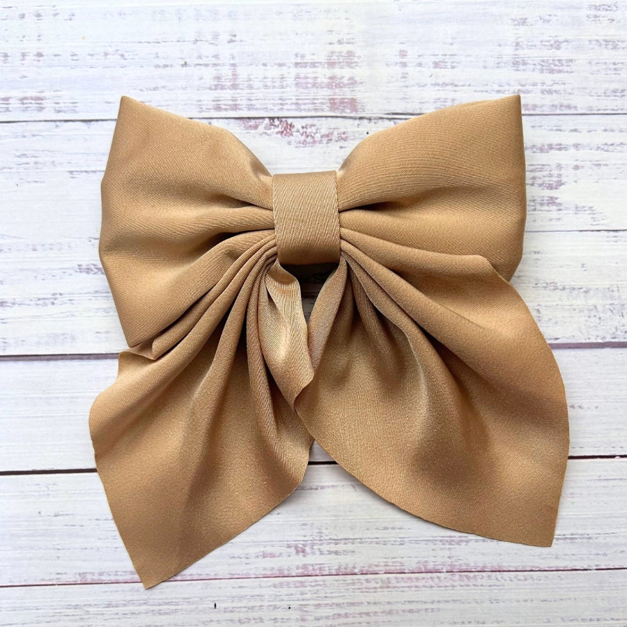 Super cute toddler bows with alligator clip.