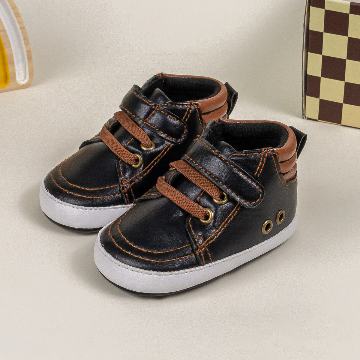Black leather with brown tone. CG5142