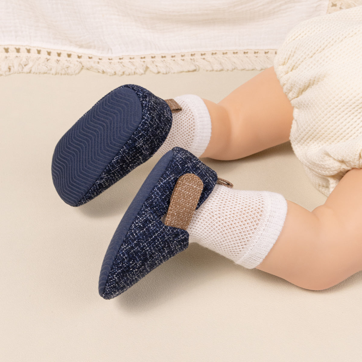 Cute Cloth slip on baby shoes. PT5138