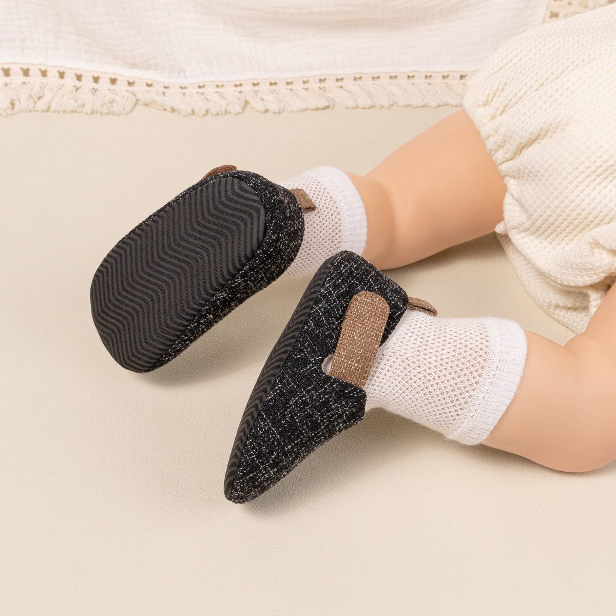 Cute Cloth slip on baby shoes. PT5138