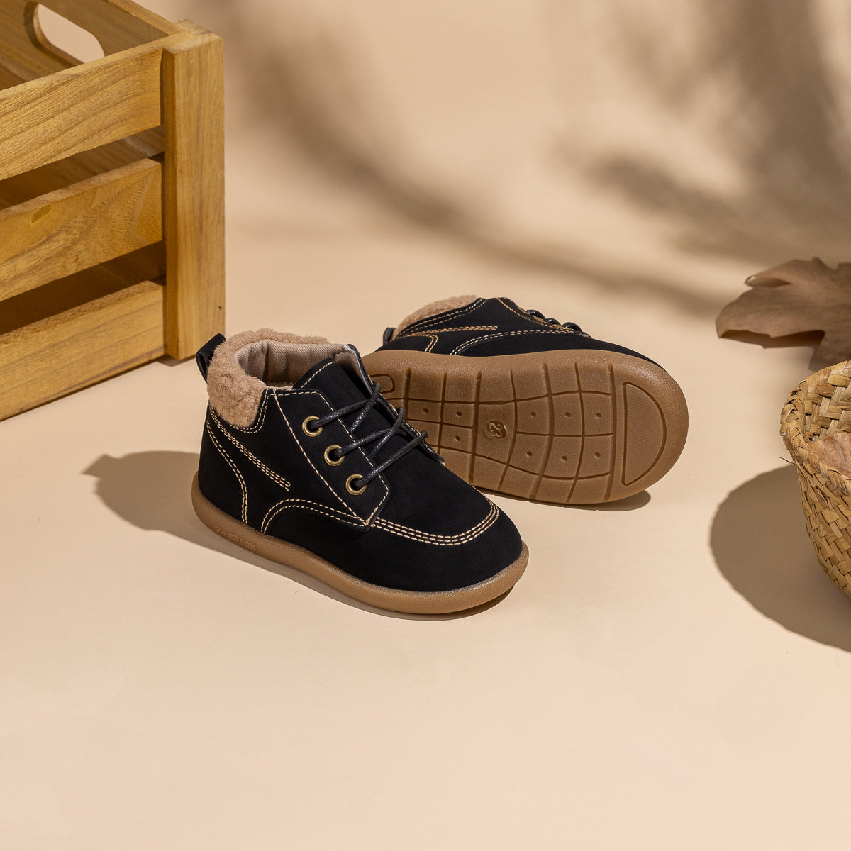 Faux suede cute unisex boots. CG5160