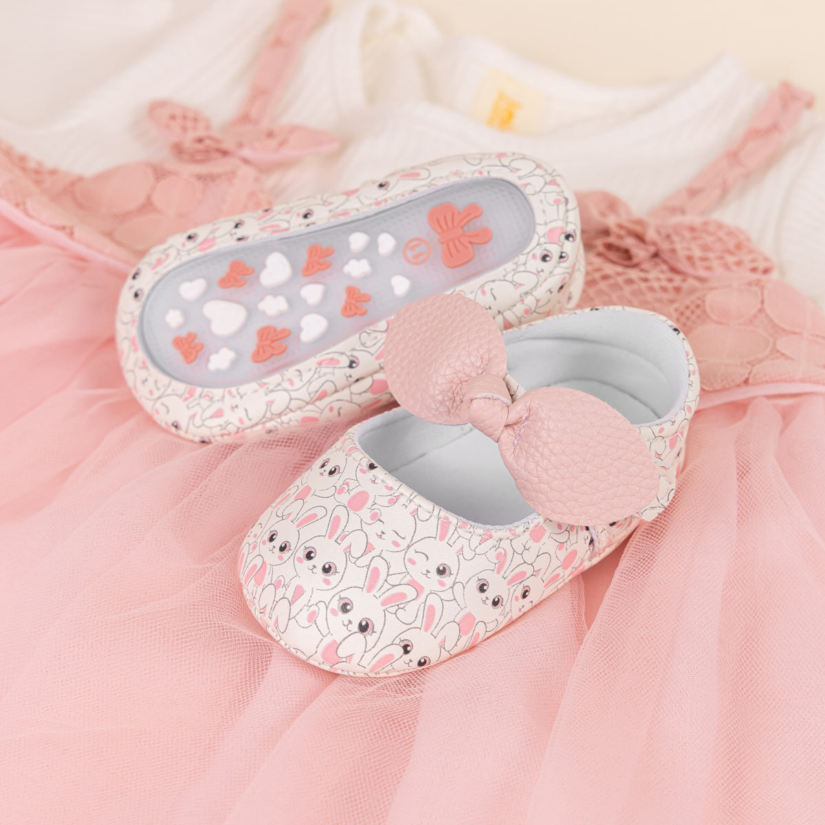 Bunny printed girls baby shoes. CG5354