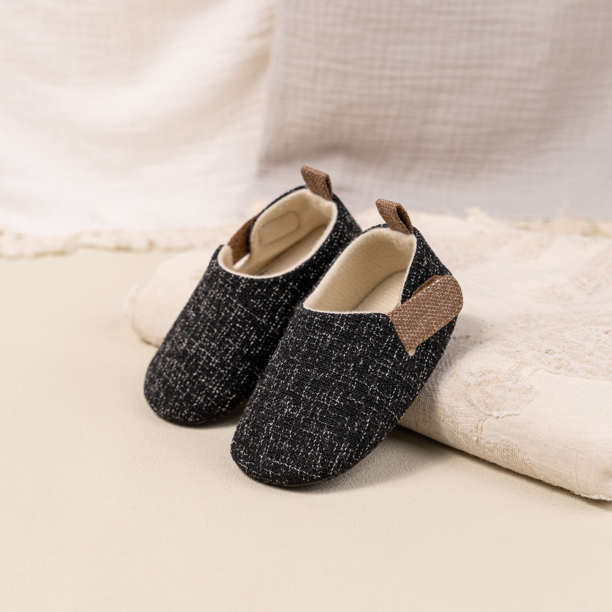 Cute Cloth slip on baby shoes. PT5138