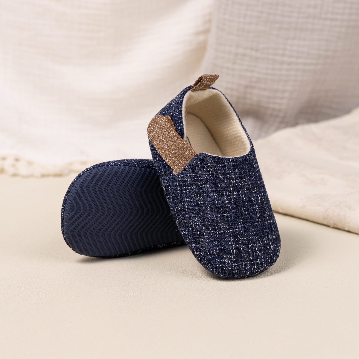 Cute Cloth slip on baby shoes. PT5138