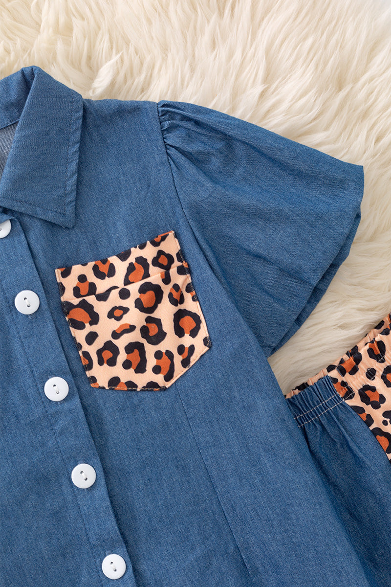 Cheetah printed girls 2 piece set.