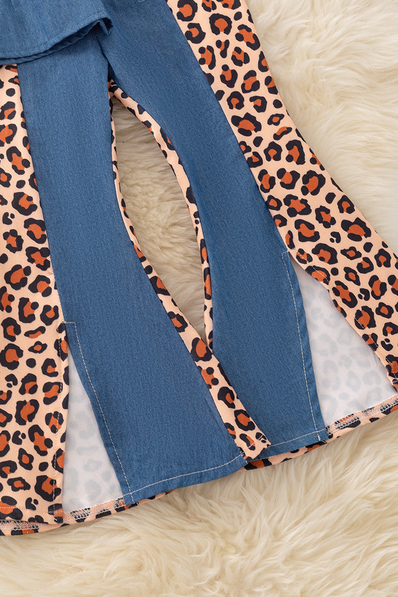 Cheetah printed girls 2 piece set.