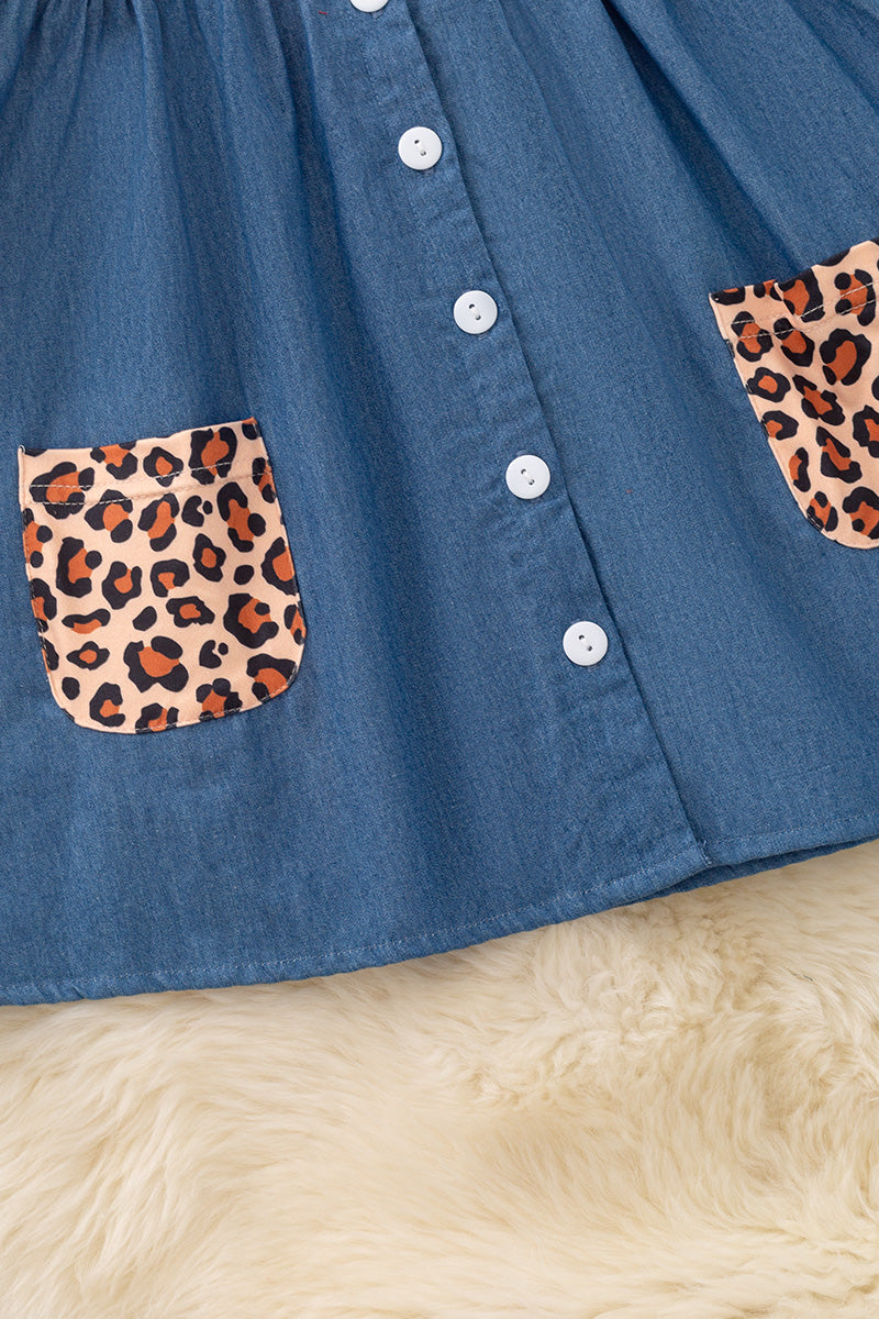 Cheetah printed button up dress.