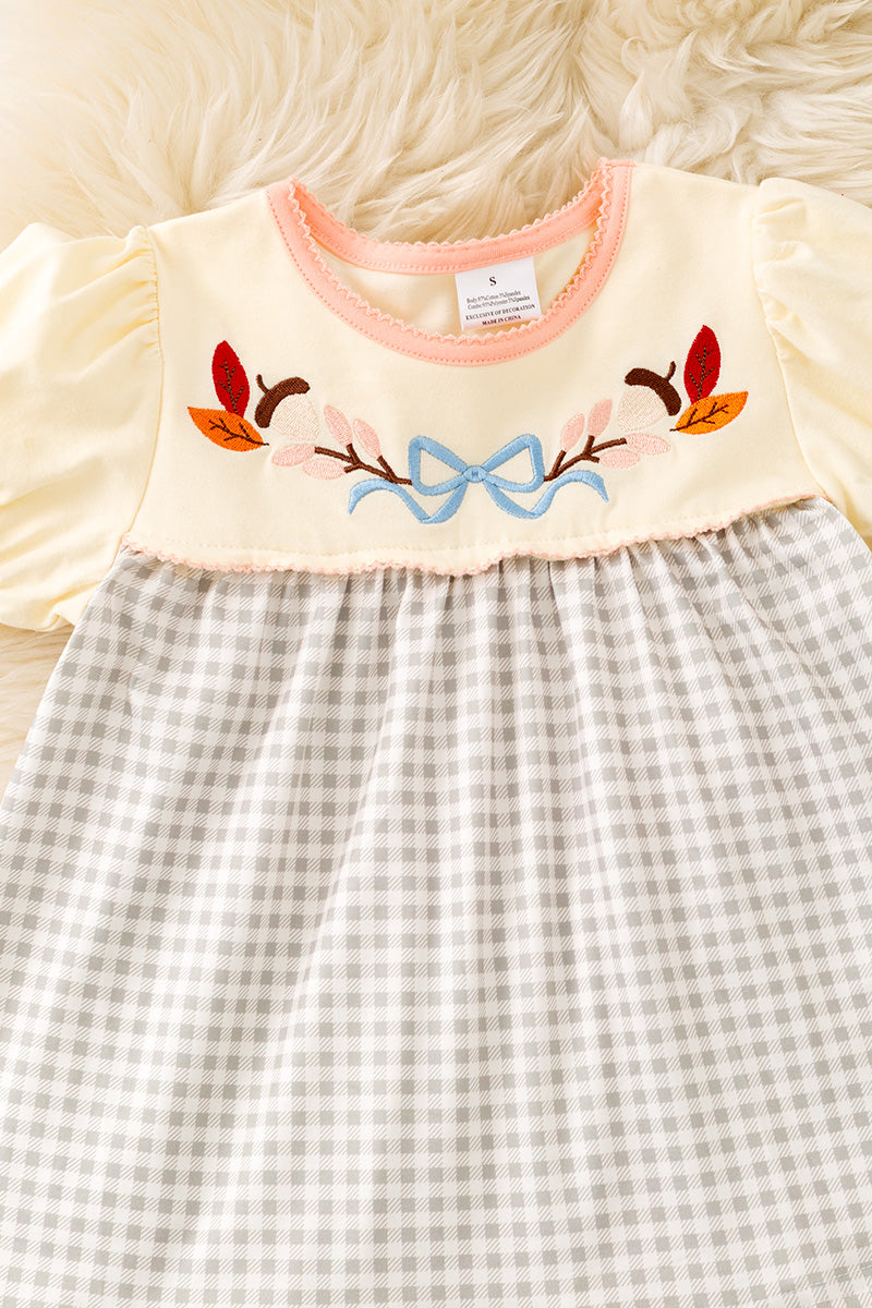Cute Embroidered top with bubble sleeve & Coral ruffle pants. OFG61391 MON