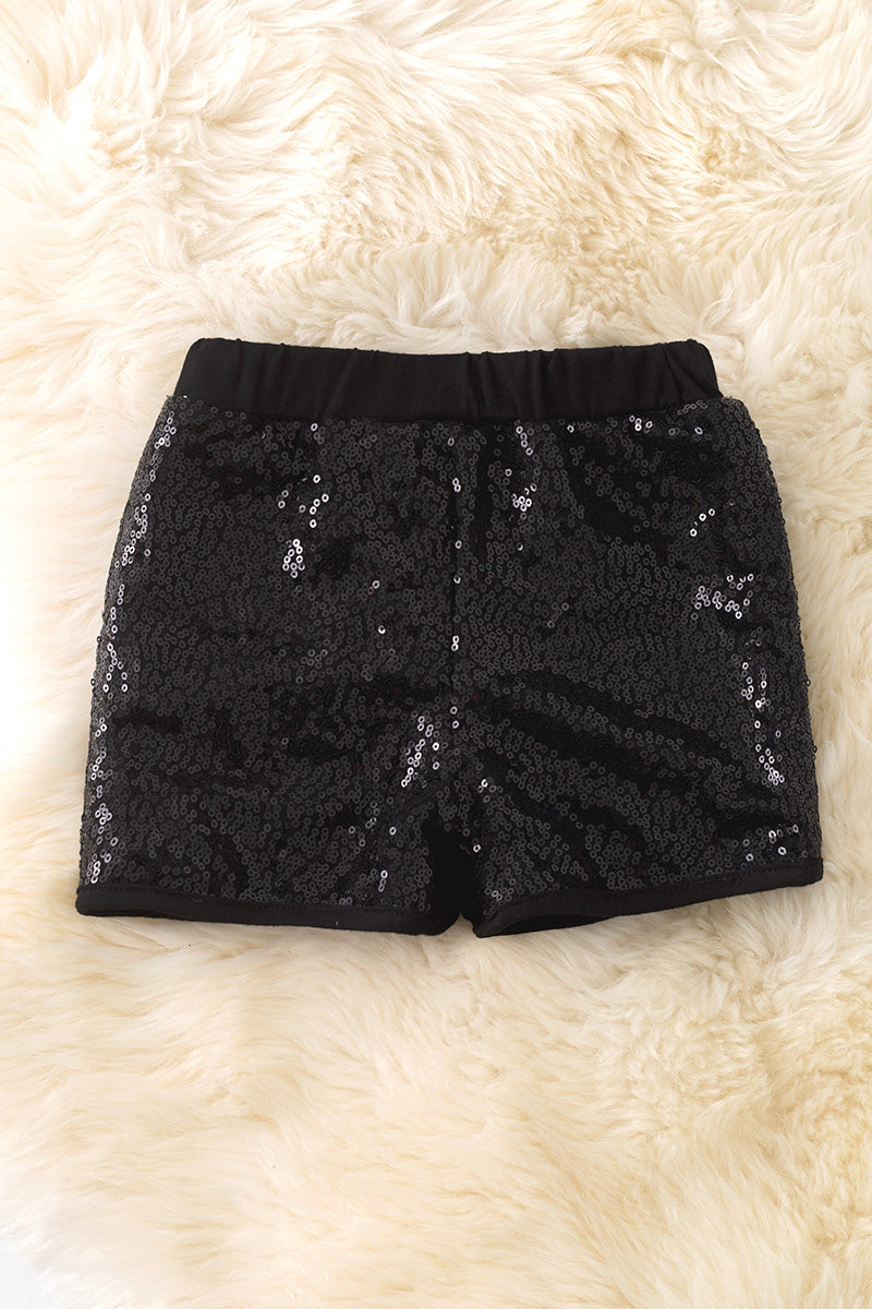 Girl front sequins shorts. Available in 3 colors.