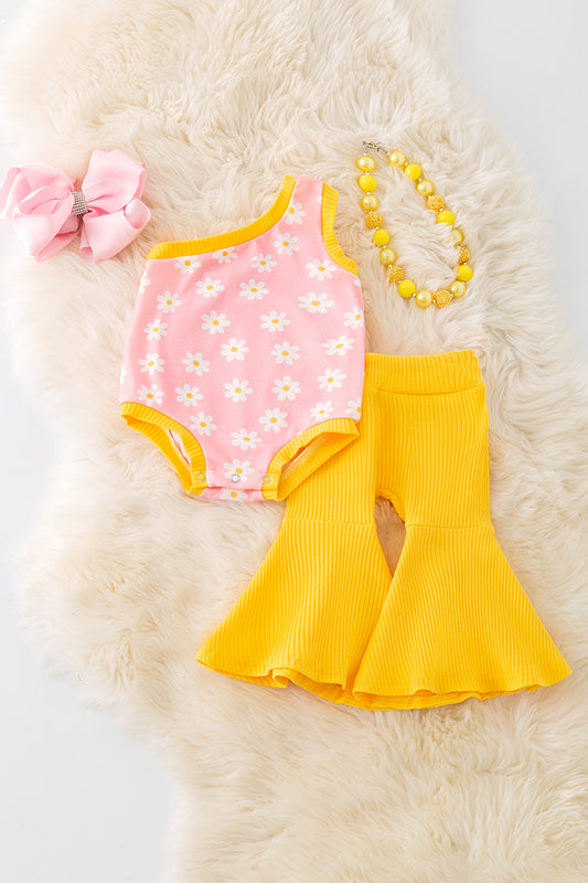 Daisy on pink ribbed printed baby onesie & yellow ribbed pants. RPG50976