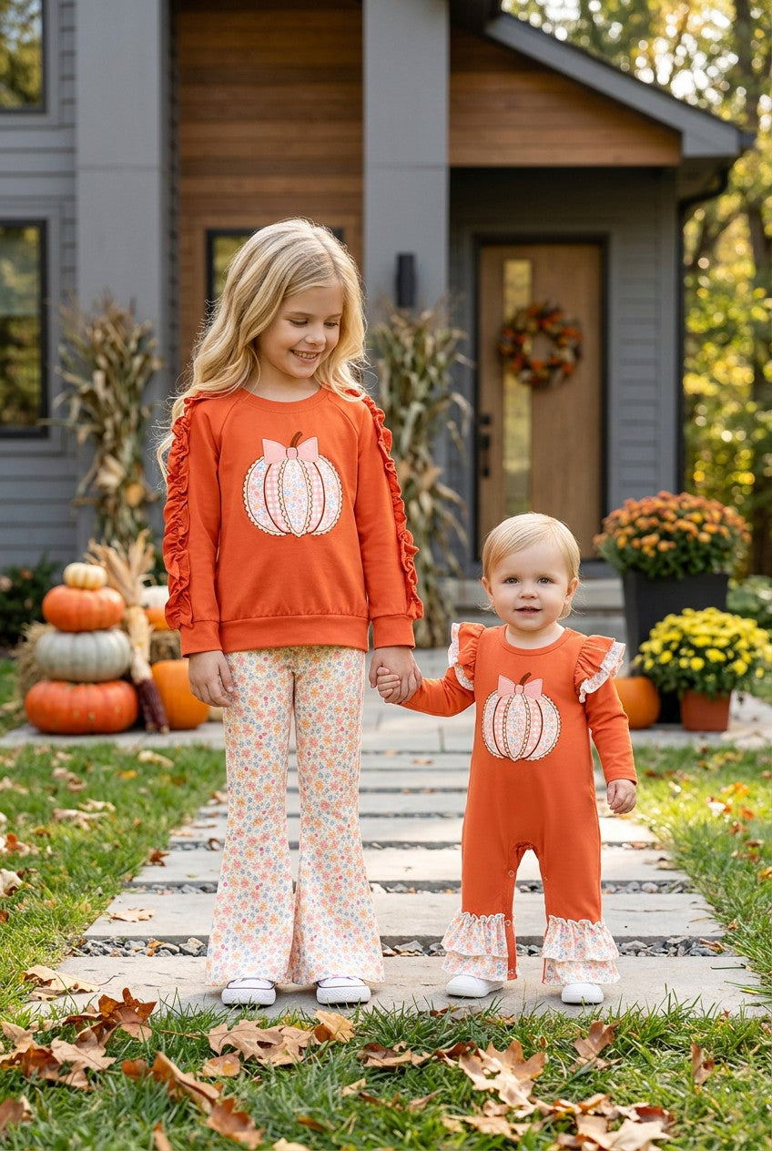Orange baby romper w/ floral applique pumpkin & snaps. RPG62709