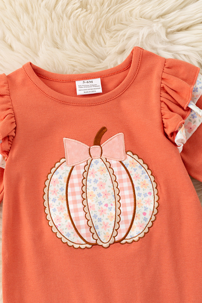 Orange baby romper w/ floral applique pumpkin & snaps. RPG62709