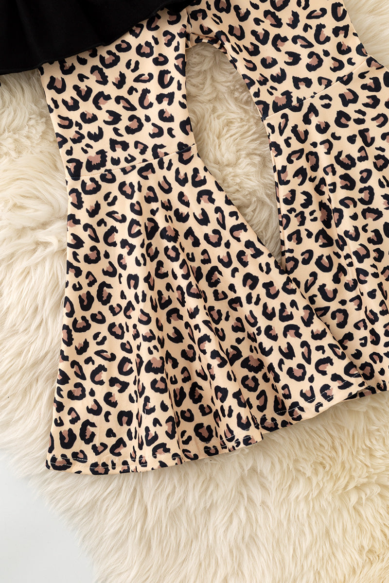 "Spooky" Black applique long sleeve shirt and cheetah printed bell bottoms. OFG61729 -S-