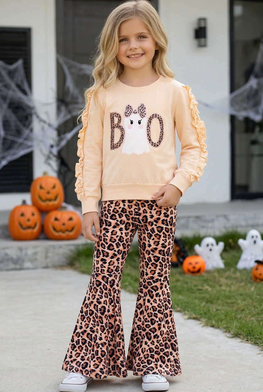 "Boo" Ghost application long sleeve top with ruffle sleeve and animal printed bells. OFG61764 -A-