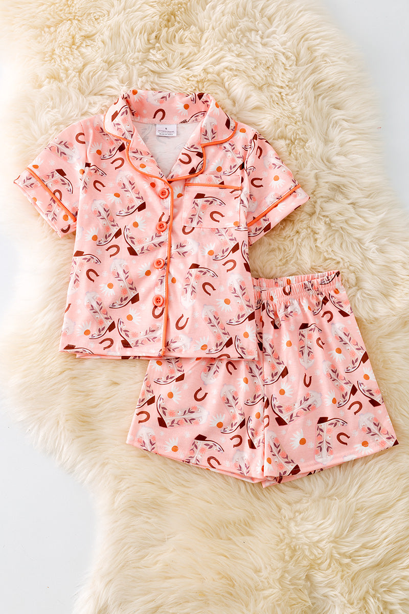 (WOMEN) Horseshoe, Daisy & cowgirl boot printed Women's pajamas.