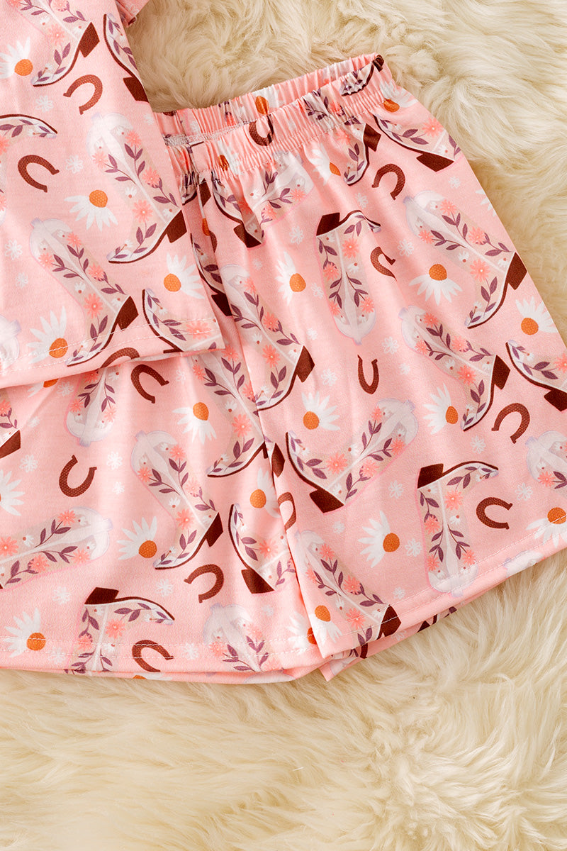 (WOMEN) Horseshoe, Daisy & cowgirl boot printed Women's pajamas.