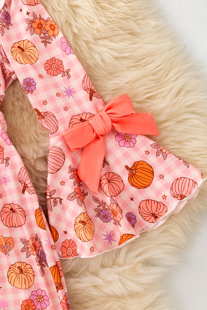 Pumpkin printed on pink dress w/ bell sleeves. DRG62728 -M-