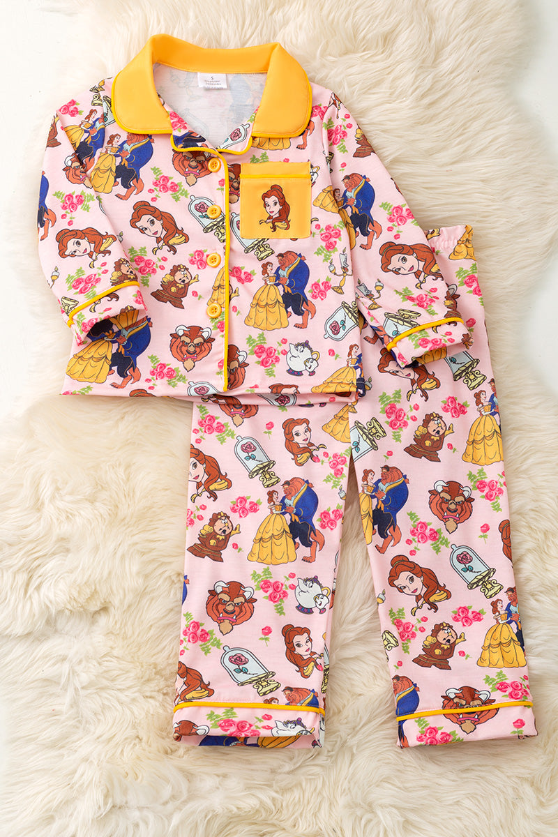 Pink Character printed girls pajamas.
