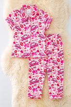 Load image into Gallery viewer, Bar** kiss printed pajamas set.
