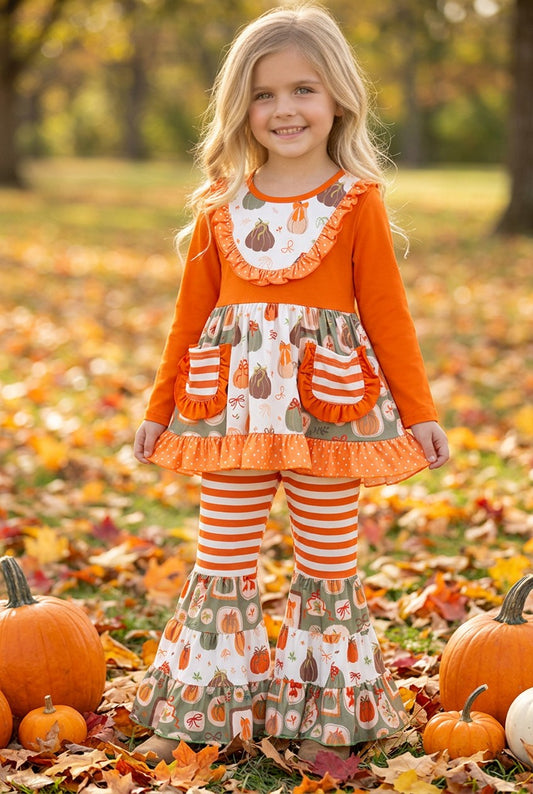 Orange tunic with printed pumpkins & stripe pockets & matching bell bottoms. OFG62383