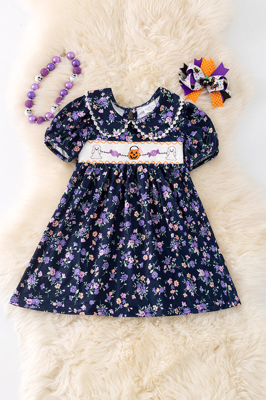 Cute Halloween smock dress with bubble sleeve.