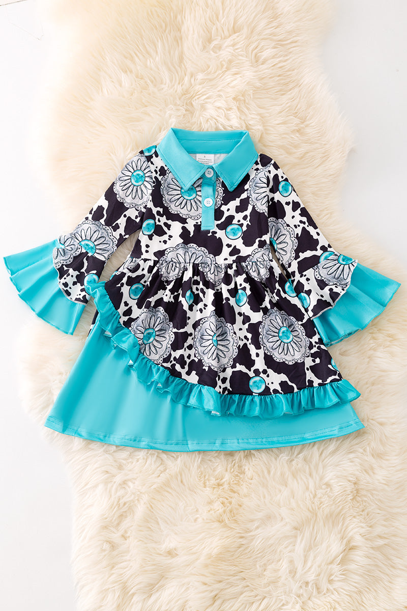 Concho & cow printed bell sleeve top. (Western)