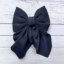 Load image into Gallery viewer, Super cute toddler bows with alligator clip.
