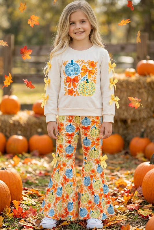 Bow & pumpkin printed on ivory & printed bottoms. OFG61137 -S-
