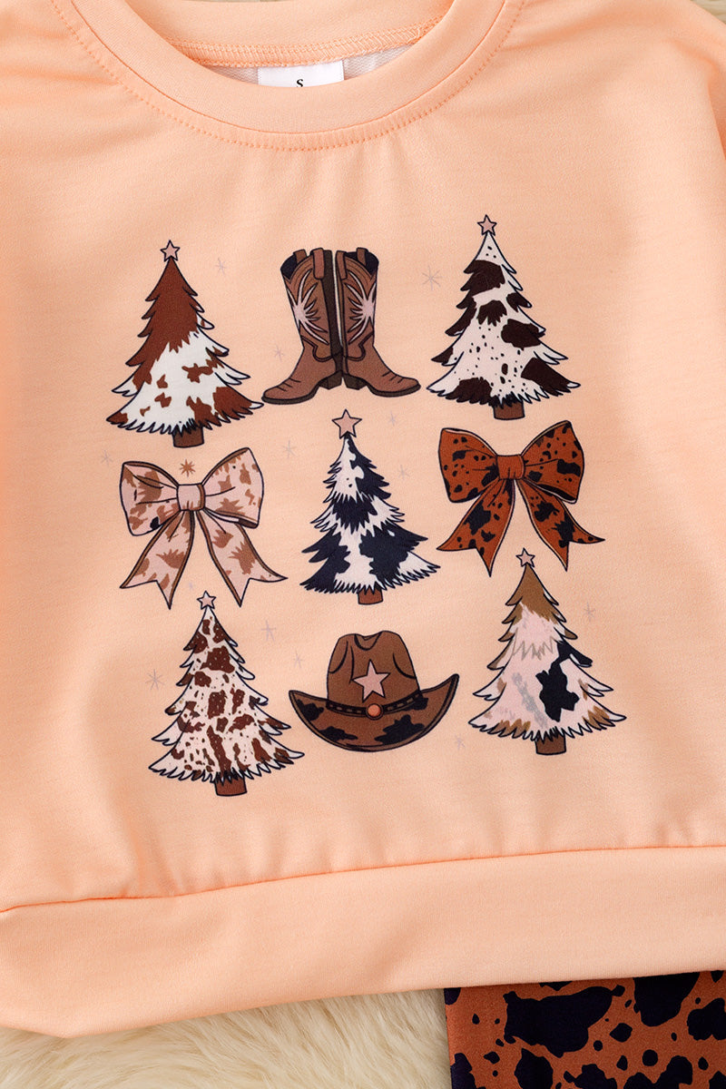 Cow printed Christmas tree printed sweatshirt & cow printed bell bottoms. OFG61139 -M-