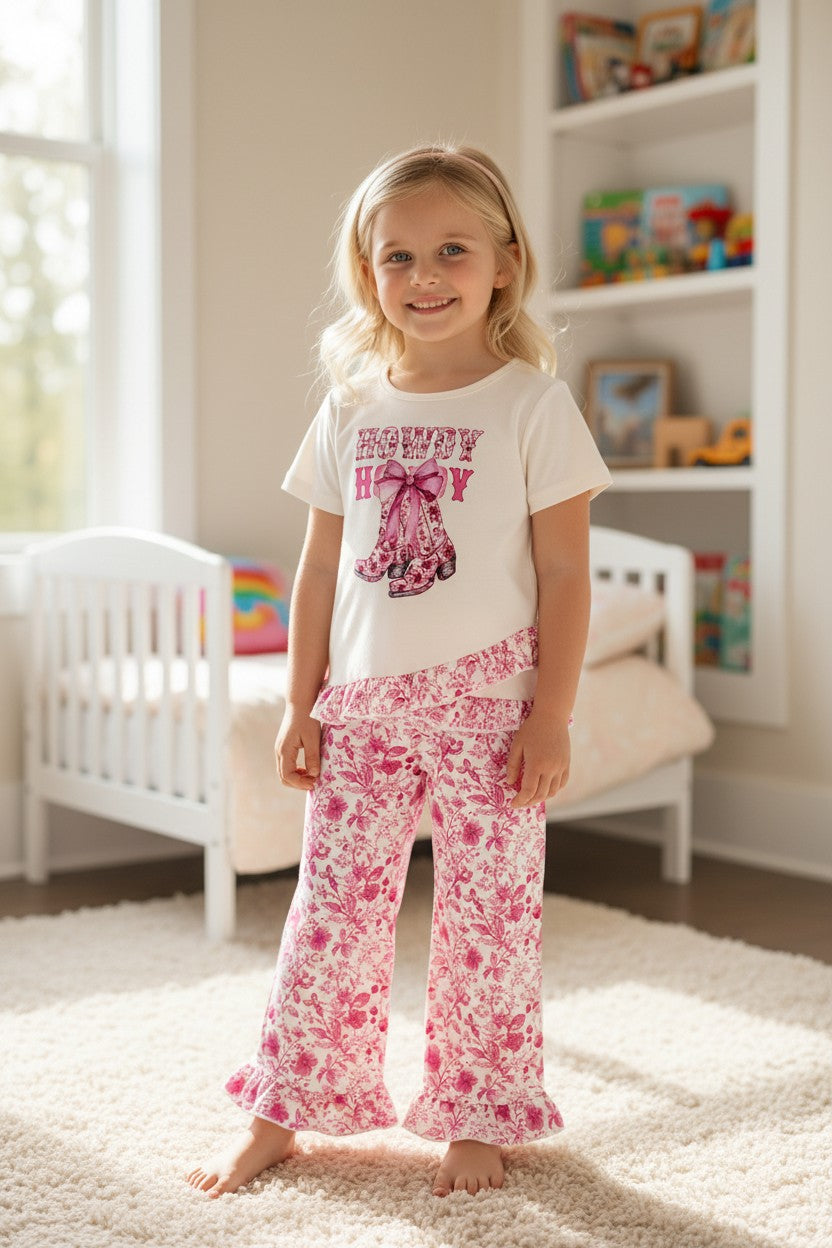 Howdy Western printed tunic w/ruffle hem & floral pants. OFG62613 -M-