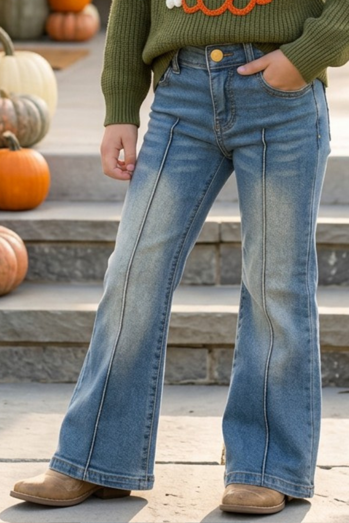 Straight cut denim pants with adjustable waistband. PNG60327 SOL