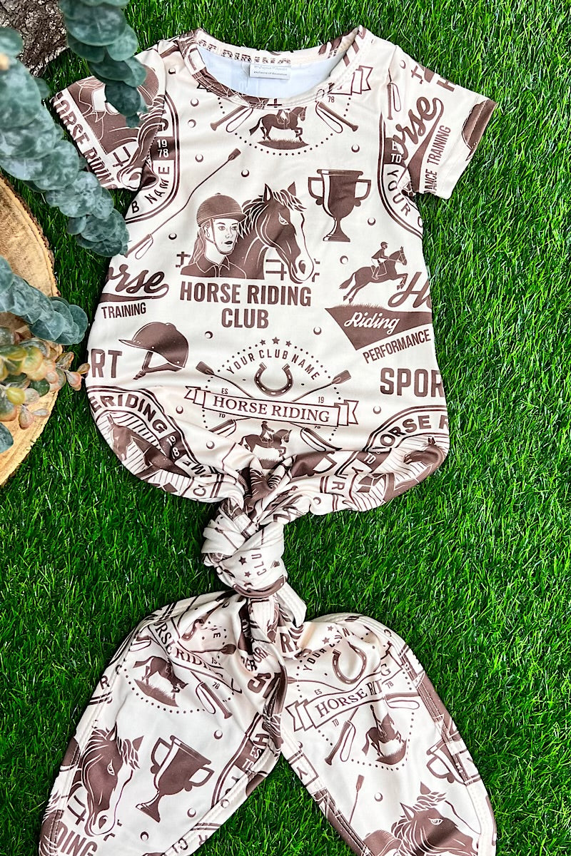 HORSE RIDING CLUB" CREAM PRINTED BABY GOWN. NB112319-NB