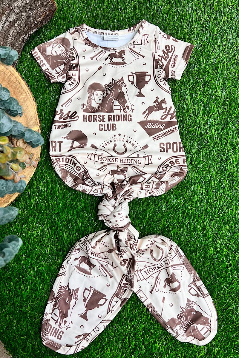 HORSE RIDING CLUB" CREAM PRINTED BABY GOWN. NB112319-NB