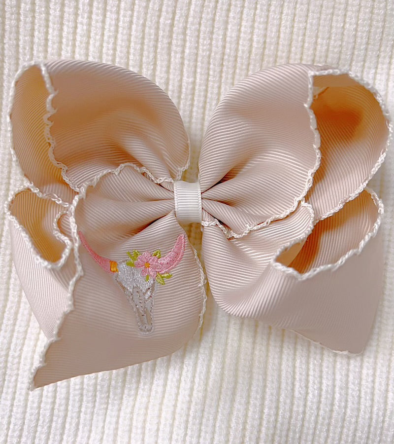 Tan embroidered hair bows w/ moon stitch. BW-DSG-5151