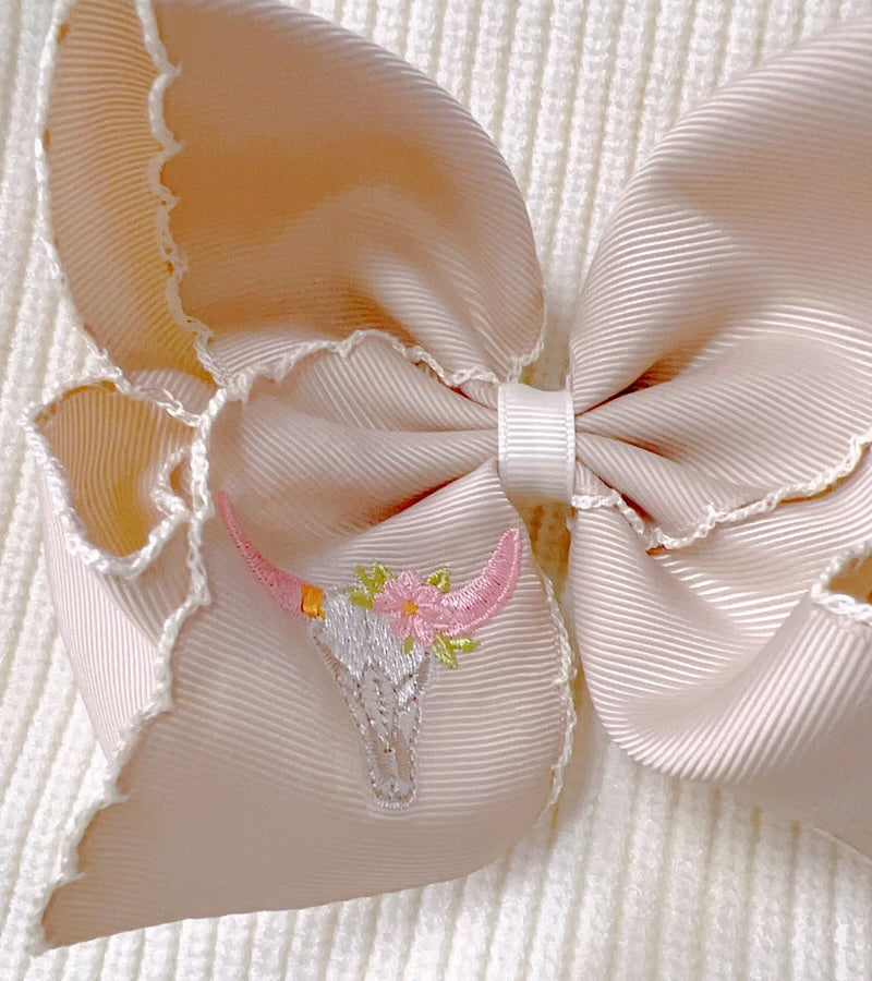 Tan embroidered hair bows w/ moon stitch. BW-DSG-5151