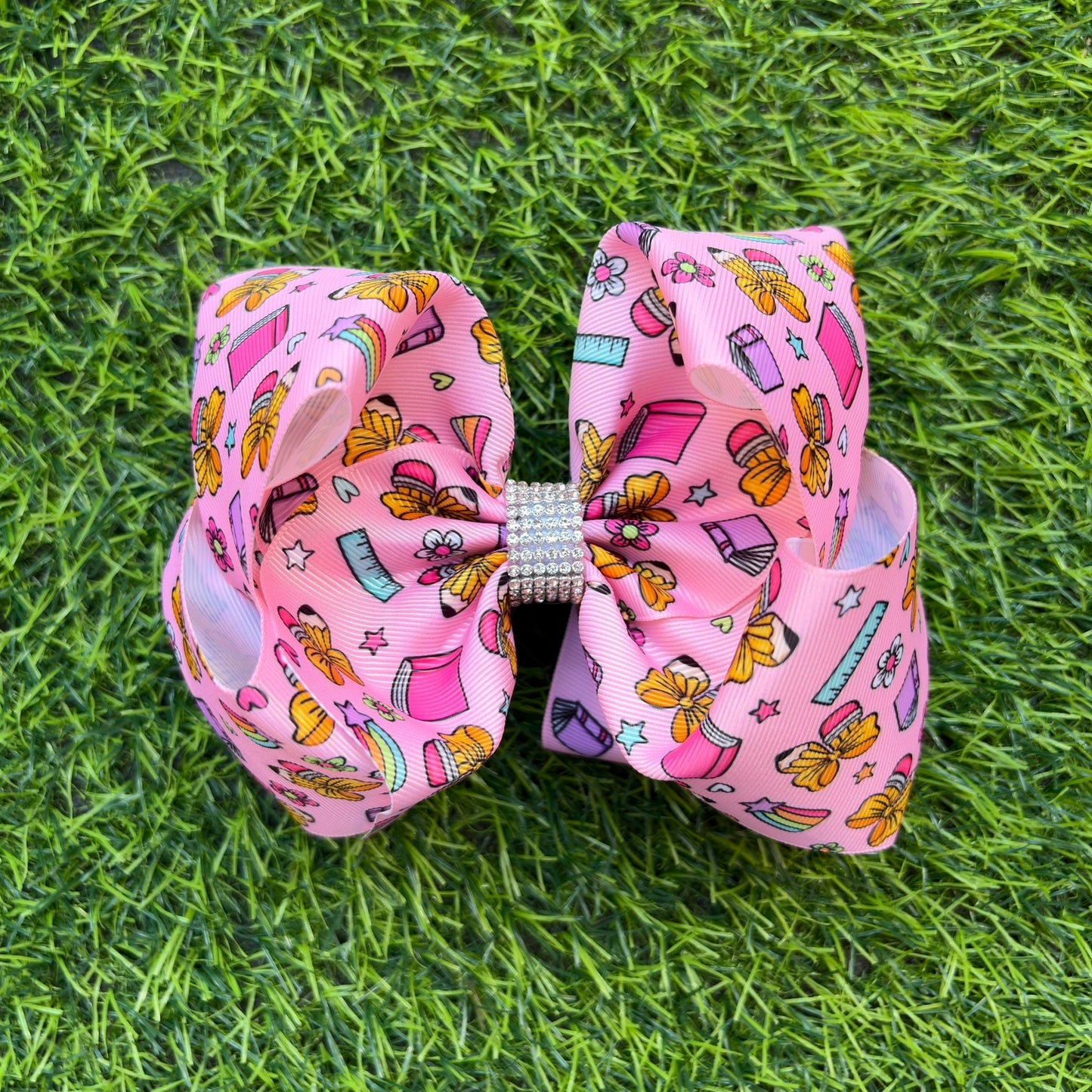 Pencil form of bow, flower, ruler, book printed hair bow. BW-DSG-5149