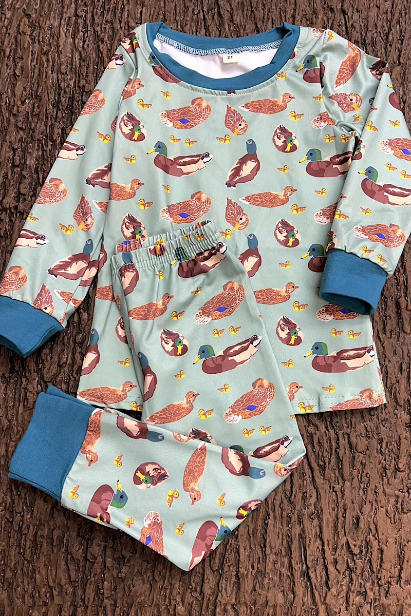 Green mallard printed boys pajamas set. BLP0425-25-A-