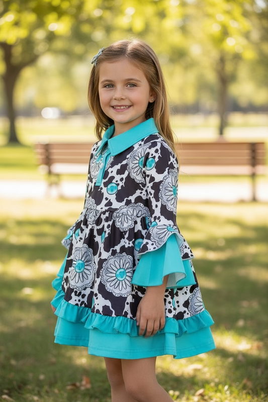 Concho & cow printed bell sleeve top. (Western)