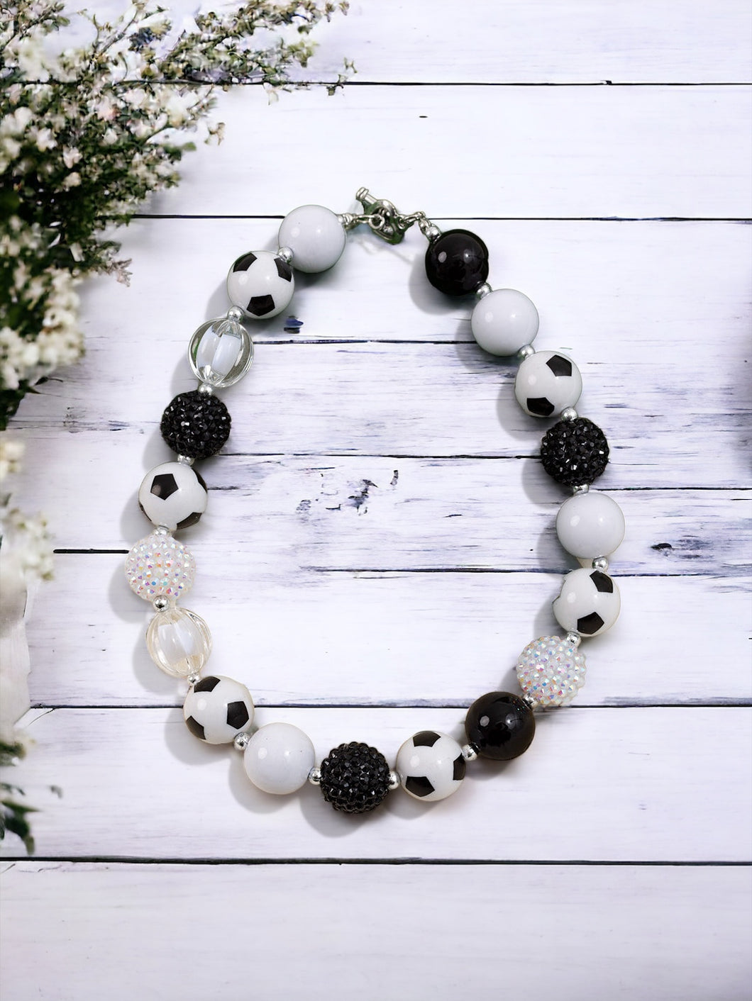 BLACK & WHITE SOCCER BUBBLE NECKLACES.  ACG55114001 M