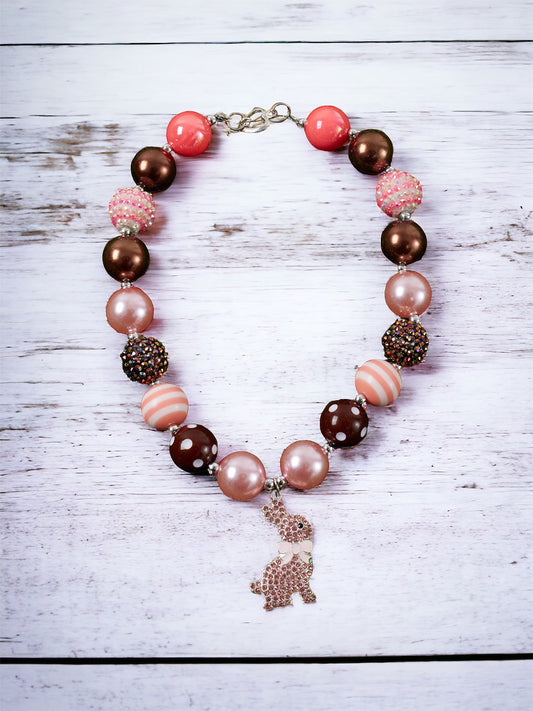 BROWN & PINK BUBBLE GUM NECKLCE WITH BUNNY PENDANT. XL-01723